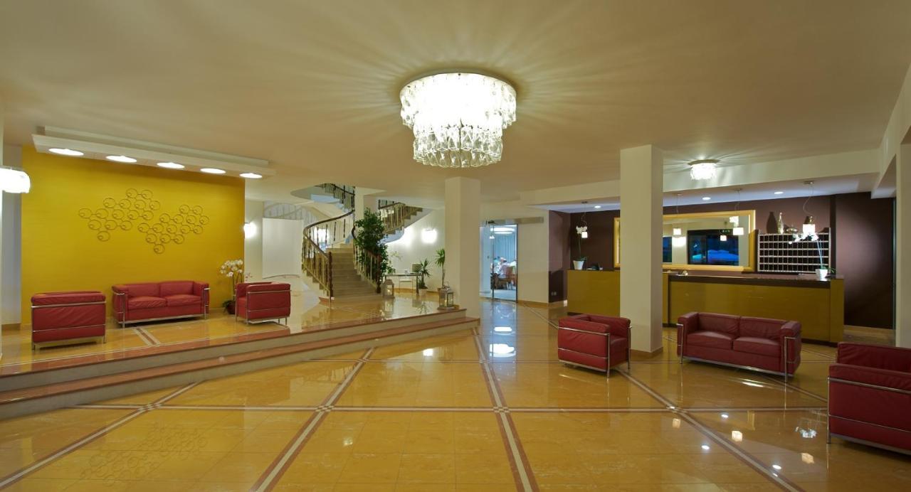 Hotel Palace Magnolia SPA Tortoreto Esterno foto