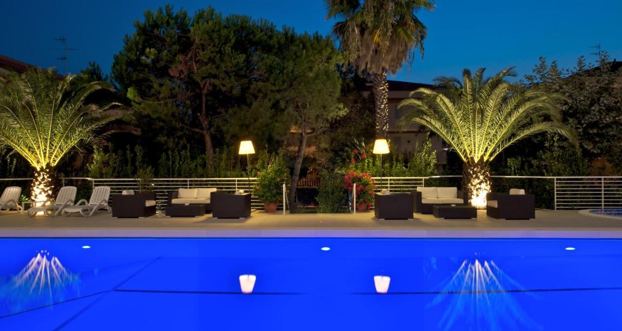 Hotel Palace Magnolia SPA Tortoreto Esterno foto