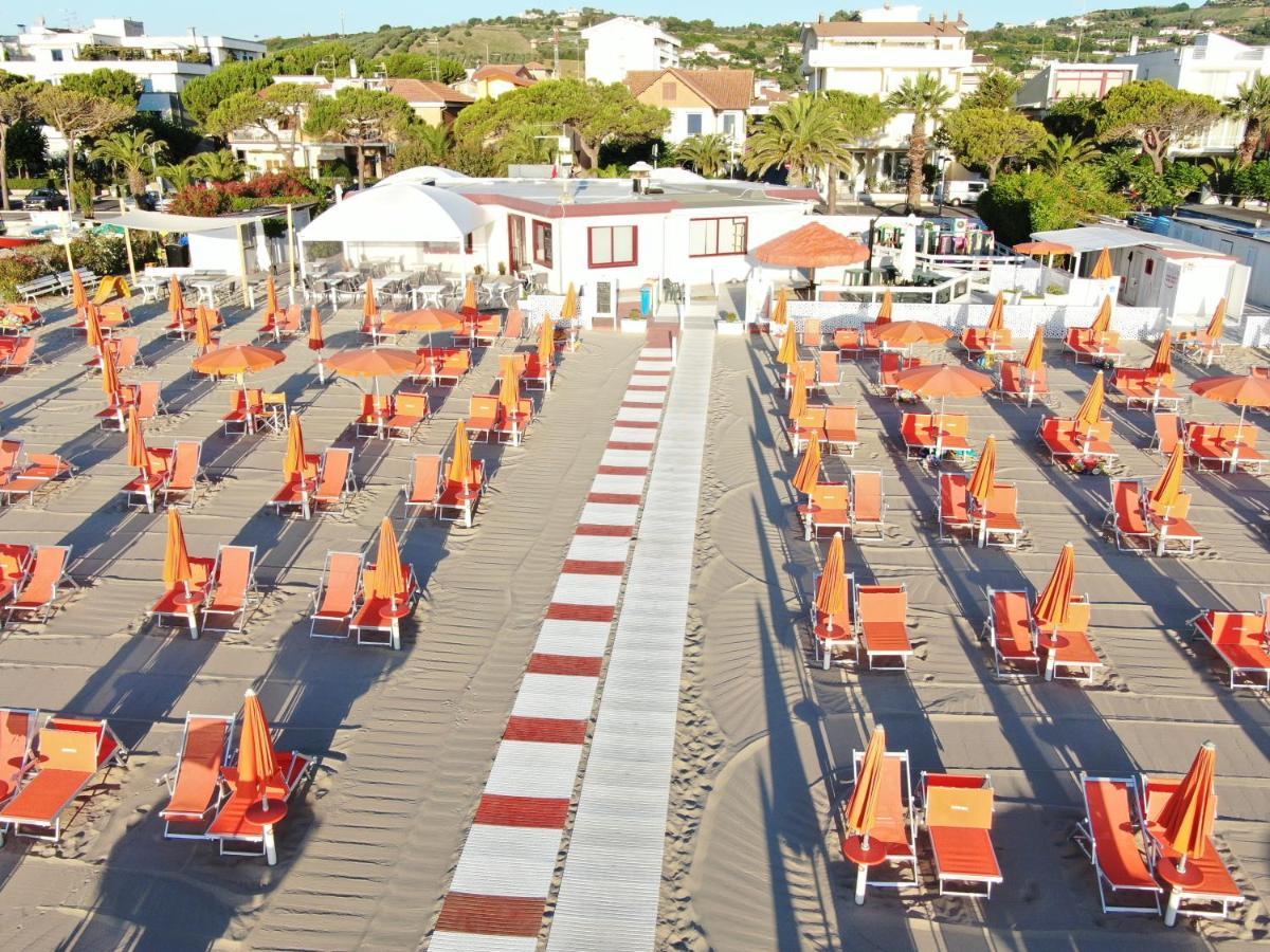 Hotel Palace Magnolia SPA Tortoreto Esterno foto
