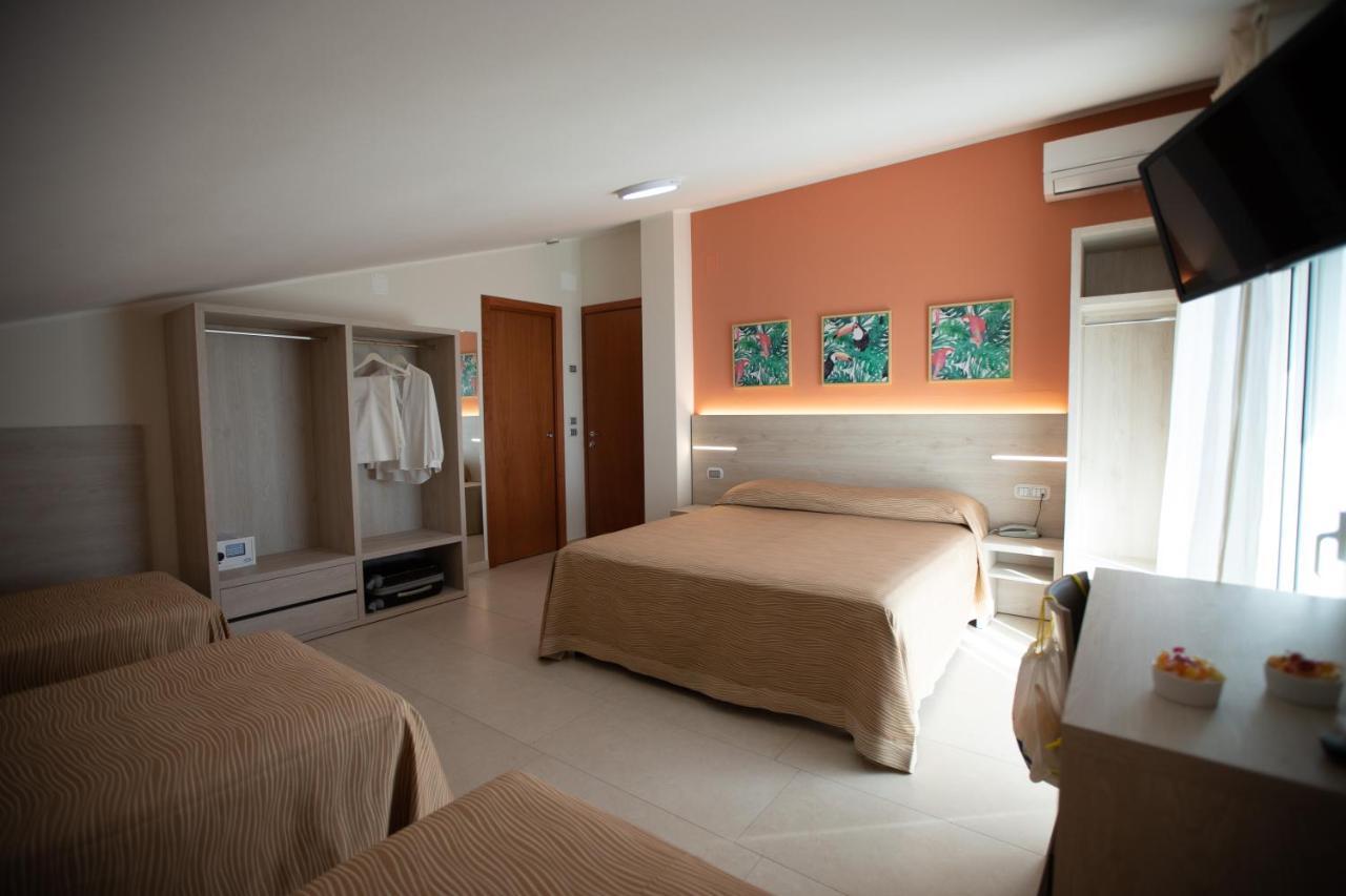 Hotel Palace Magnolia SPA Tortoreto Esterno foto