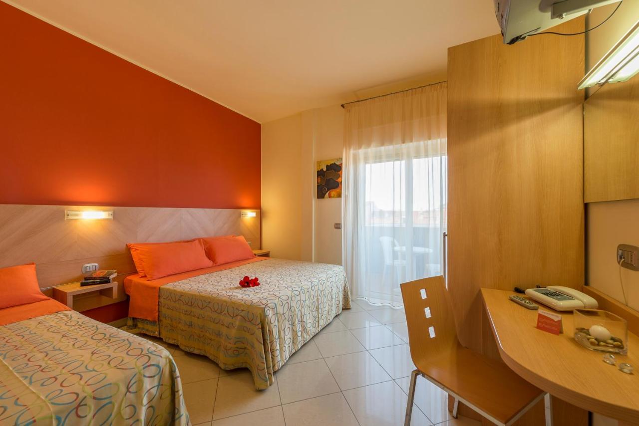 Hotel Palace Magnolia SPA Tortoreto Esterno foto